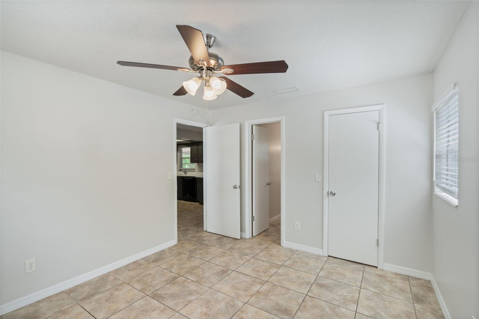Image 15 of 32 For 1051 Arden Street