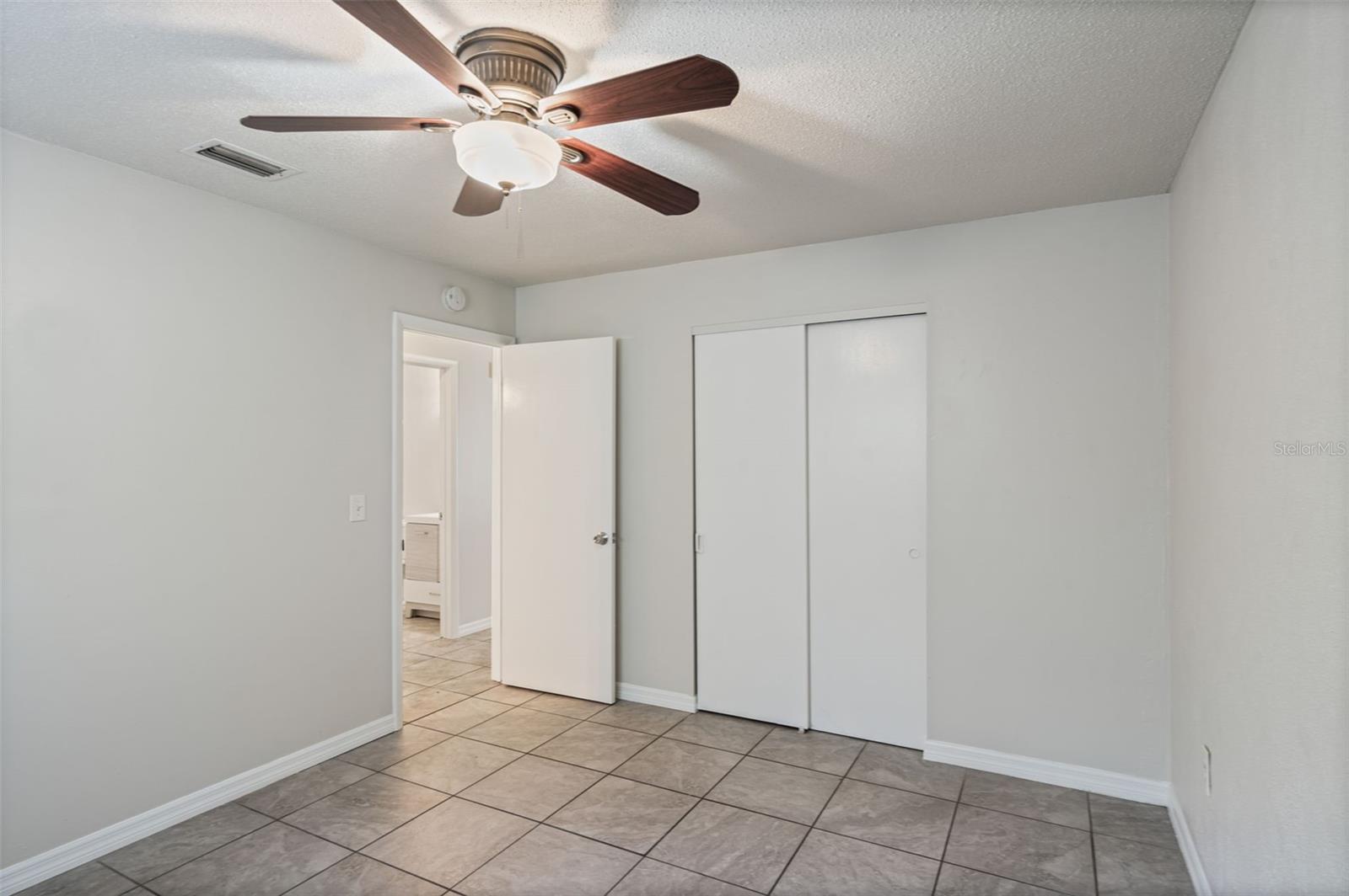 Image 17 of 32 For 1051 Arden Street