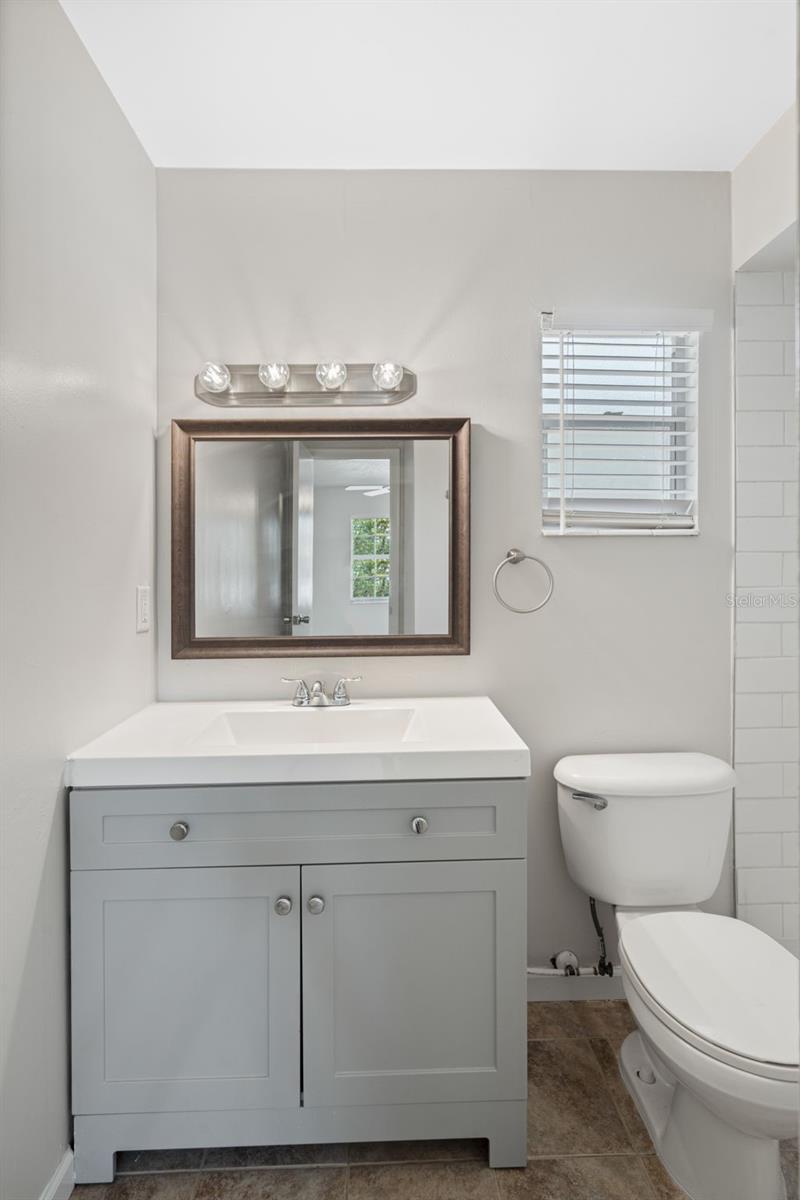 Image 20 of 32 For 1051 Arden Street