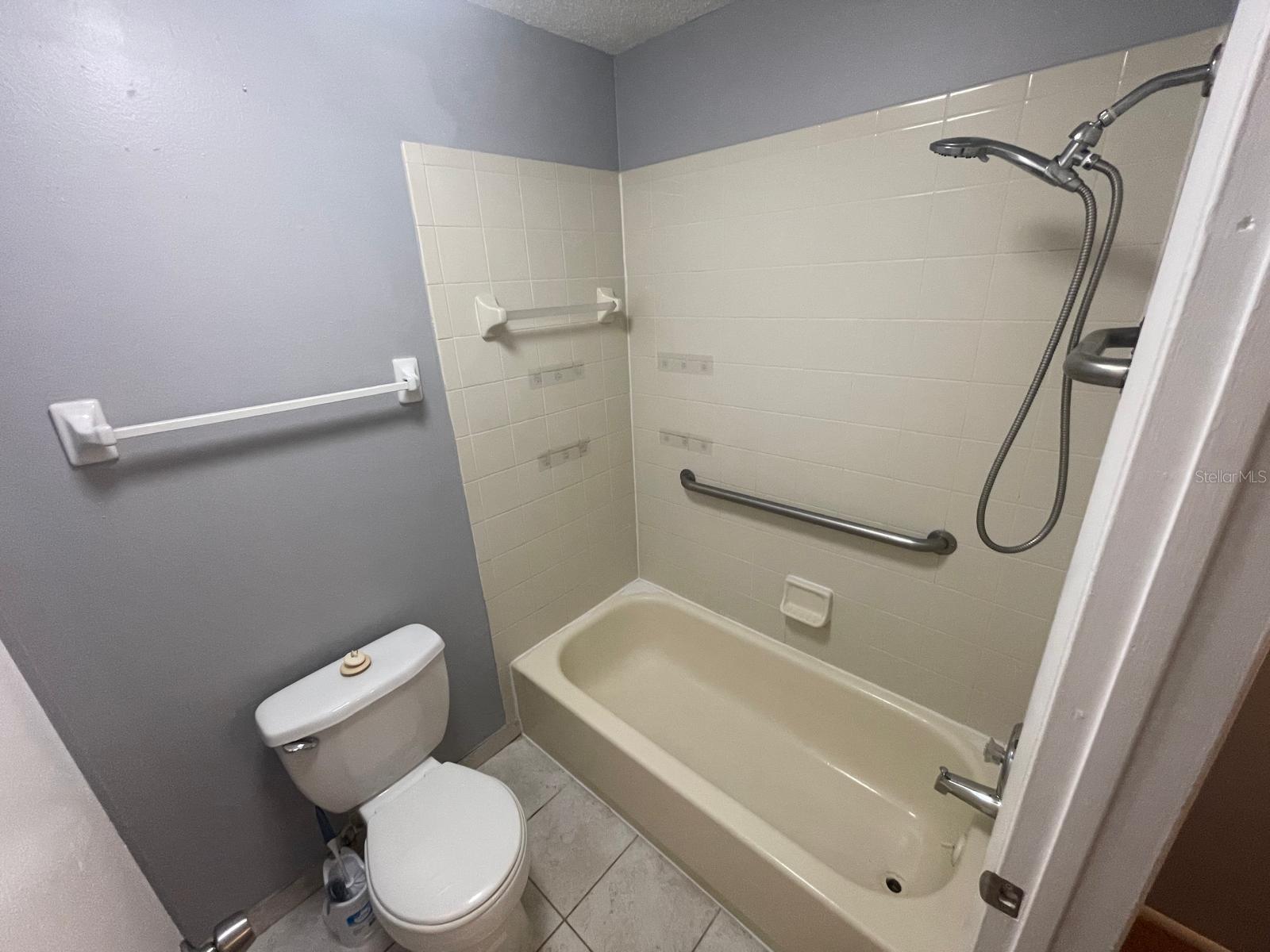 Image 18 of 20 For 4117 Semoran Boulevard 7