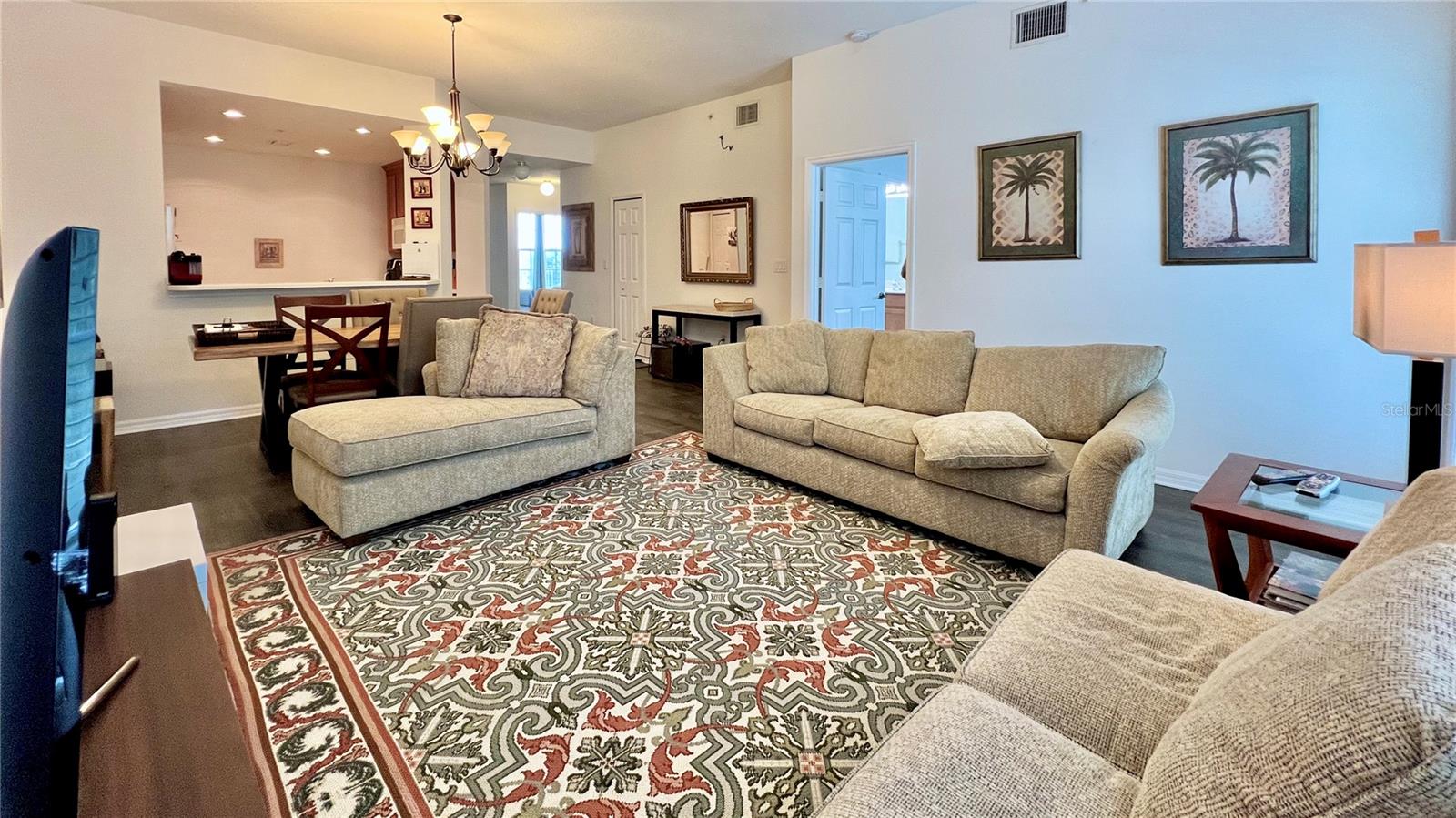 Image 10 of 41 For 921 Begonia Road 302