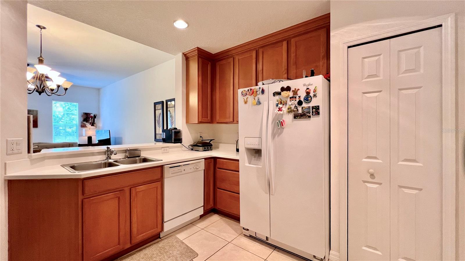 Image 15 of 41 For 921 Begonia Road 302