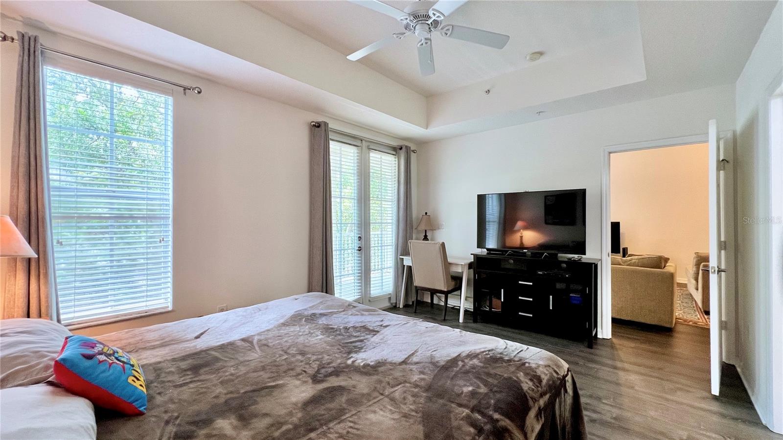 Image 18 of 41 For 921 Begonia Road 302