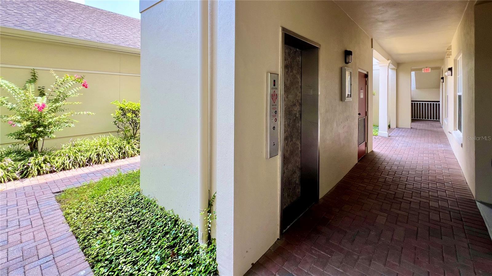 Image 4 of 41 For 921 Begonia Road 302