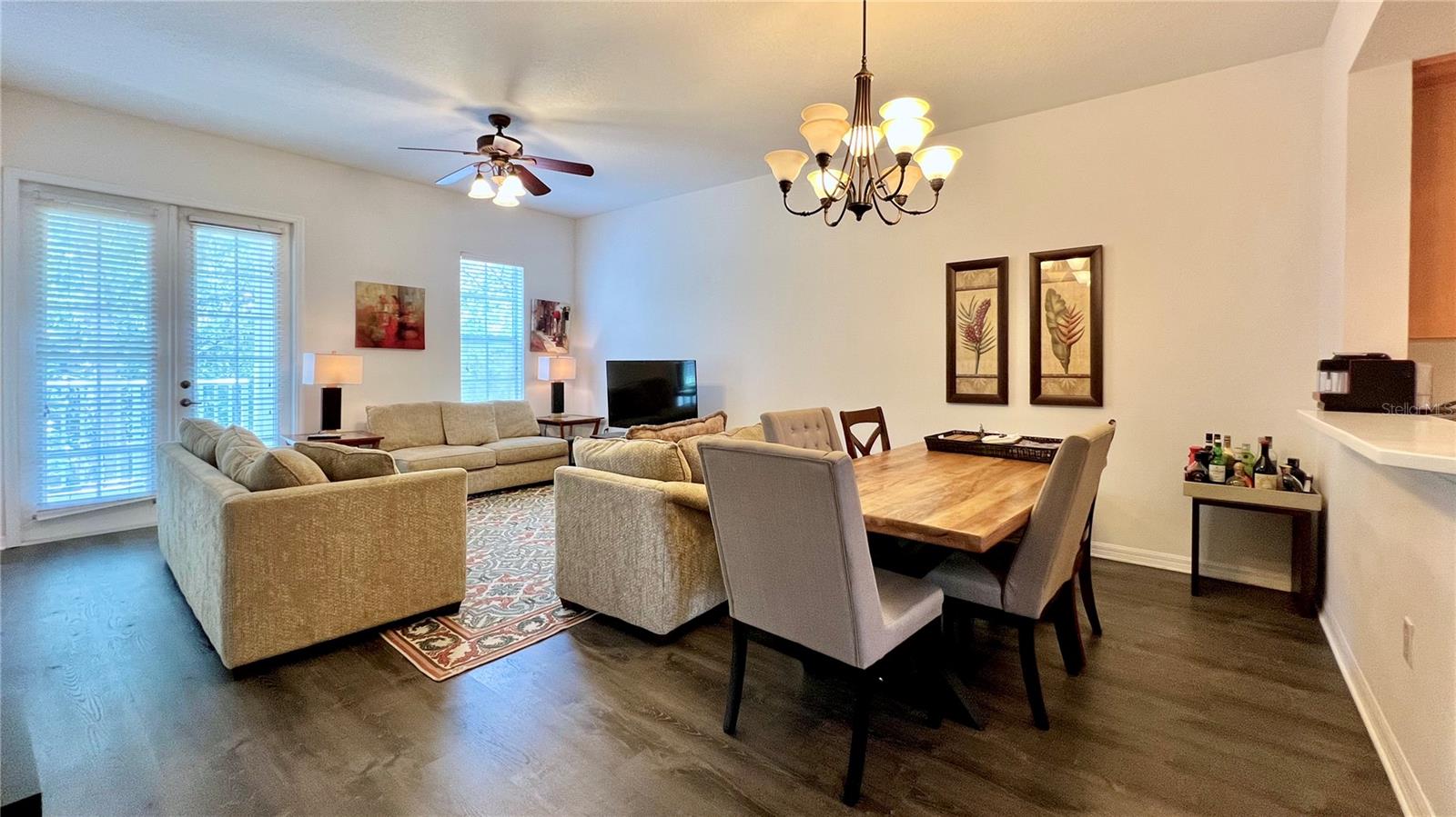 Image 8 of 41 For 921 Begonia Road 302