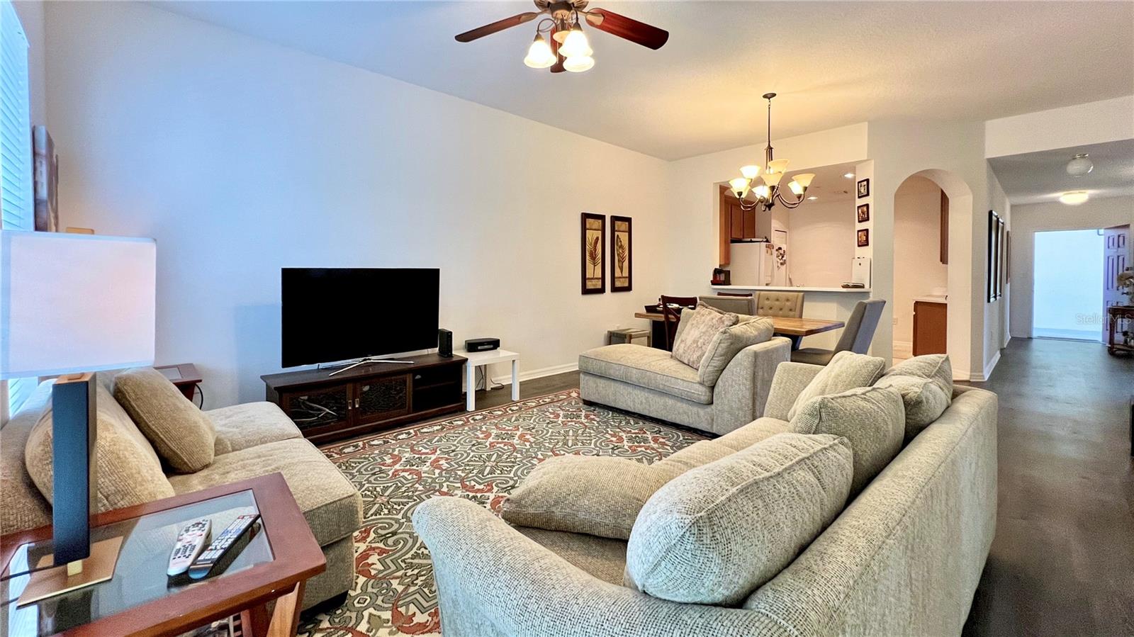 Image 9 of 41 For 921 Begonia Road 302