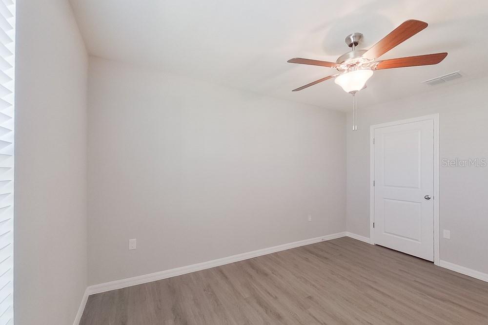 Image 12 of 21 For 8621 43rd Terrace