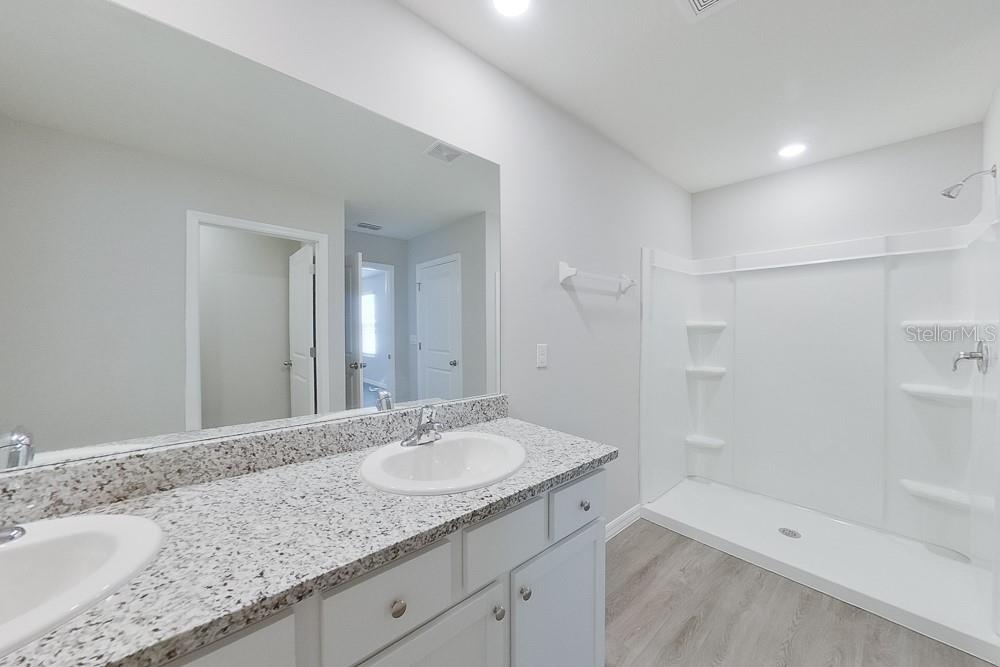 Image 18 of 21 For 8621 43rd Terrace