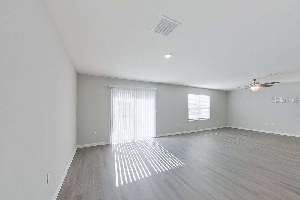 Image 5 of 21 For 8621 43rd Terrace