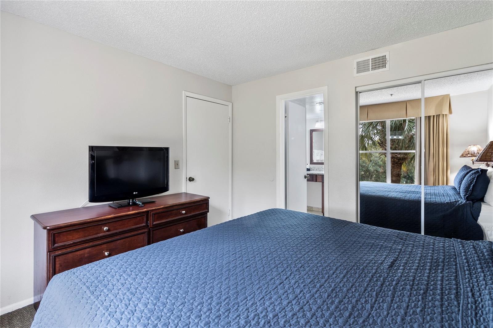 Image 13 of 18 For 6402 Parc Corniche Drive #5304