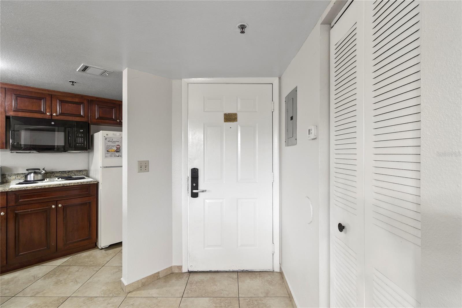 Image 3 of 18 For 6402 Parc Corniche Drive #5304
