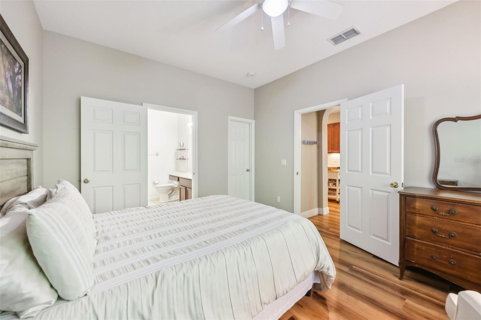 Image 11 of 26 For 10404 Park Commons Drive
