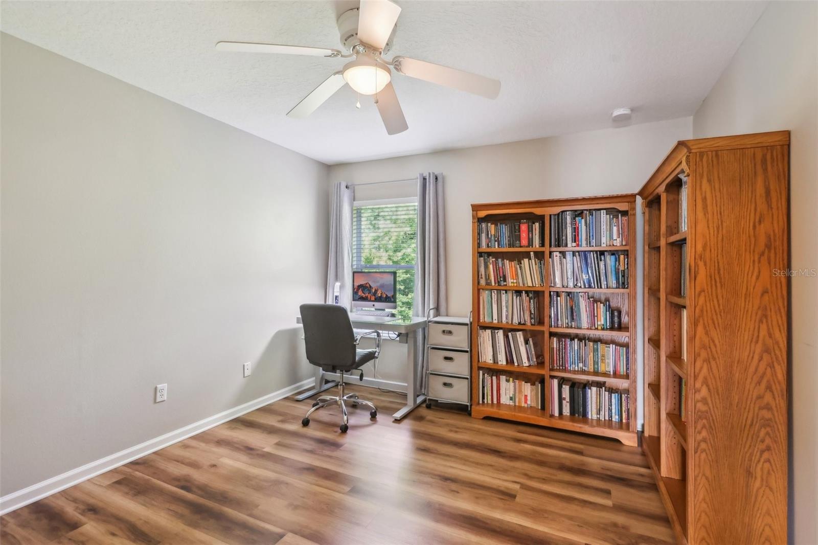Image 18 of 26 For 10404 Park Commons Drive