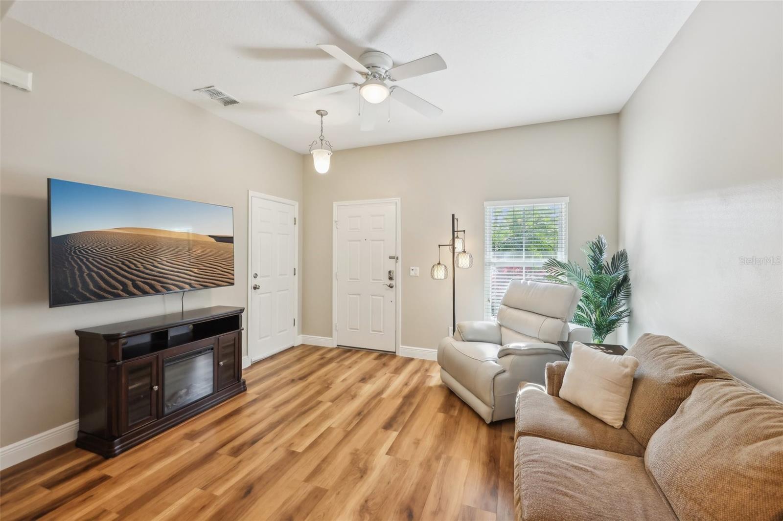 Image 3 of 26 For 10404 Park Commons Drive