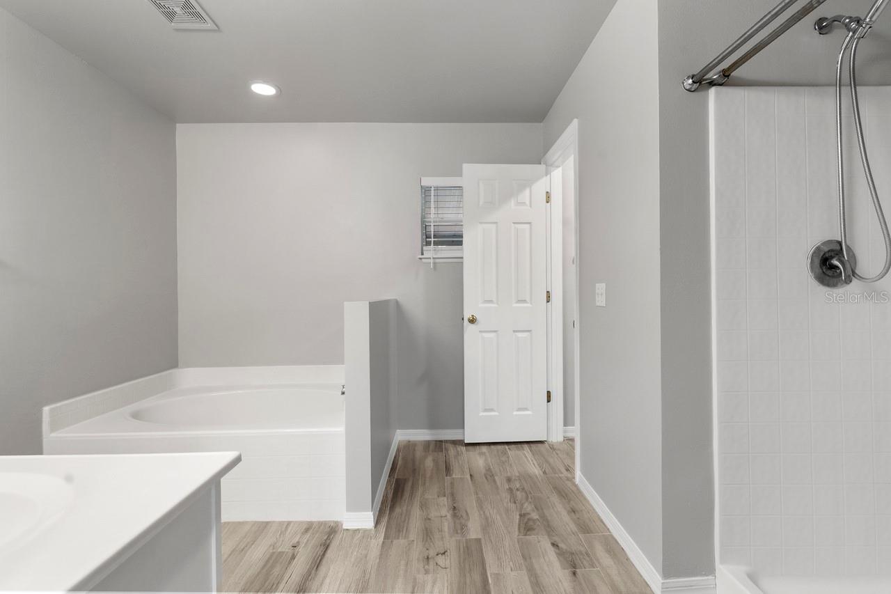 Image 35 of 40 For 1699 Walker Street Se