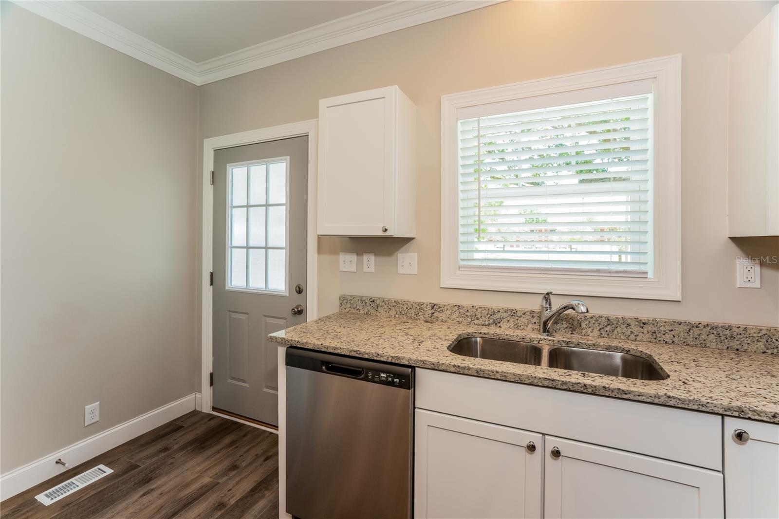 Image 7 of 17 For 3421 4th Avenue S