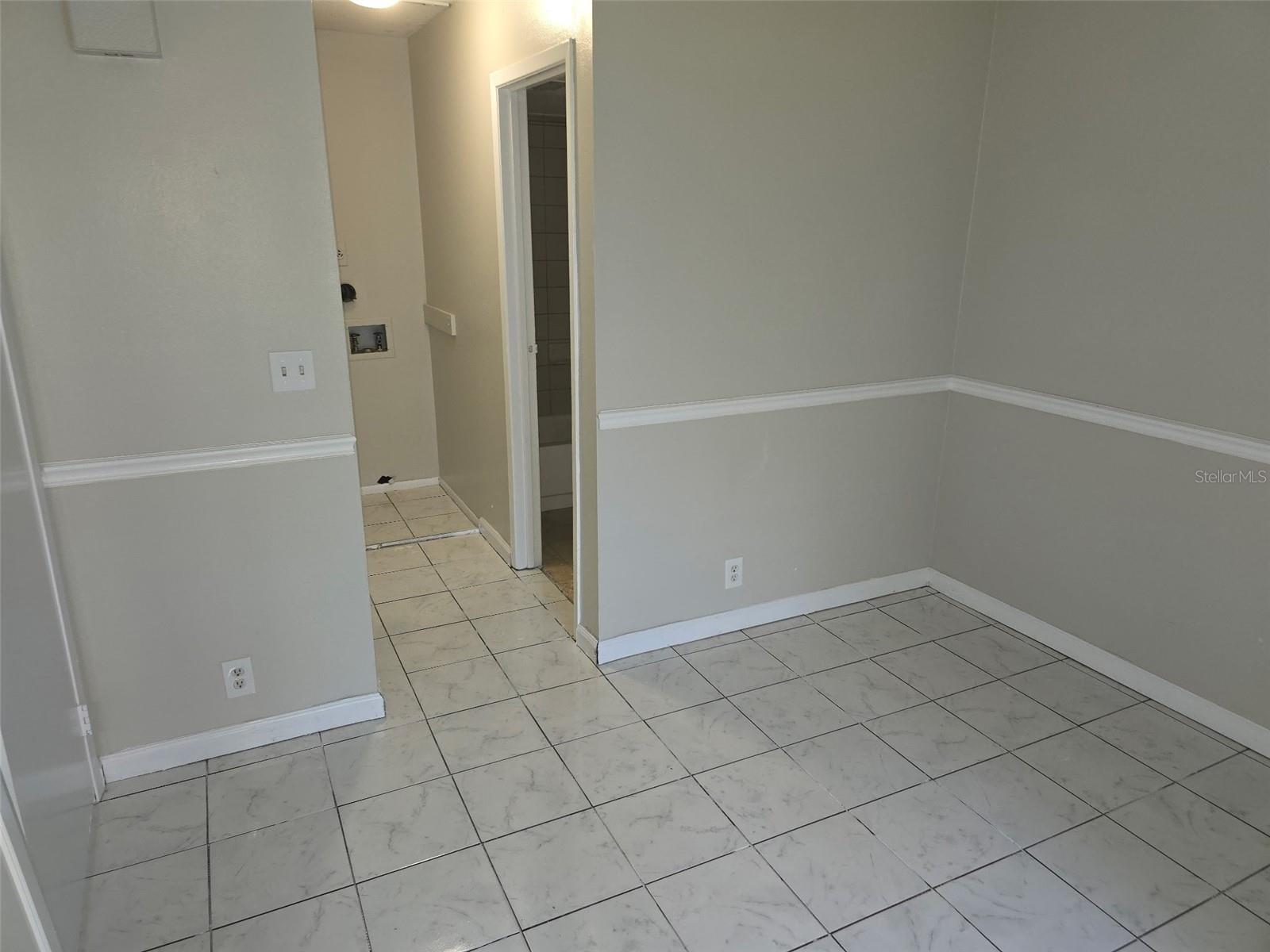 Image 4 of 7 For 413 Sheoah Boulevard 3