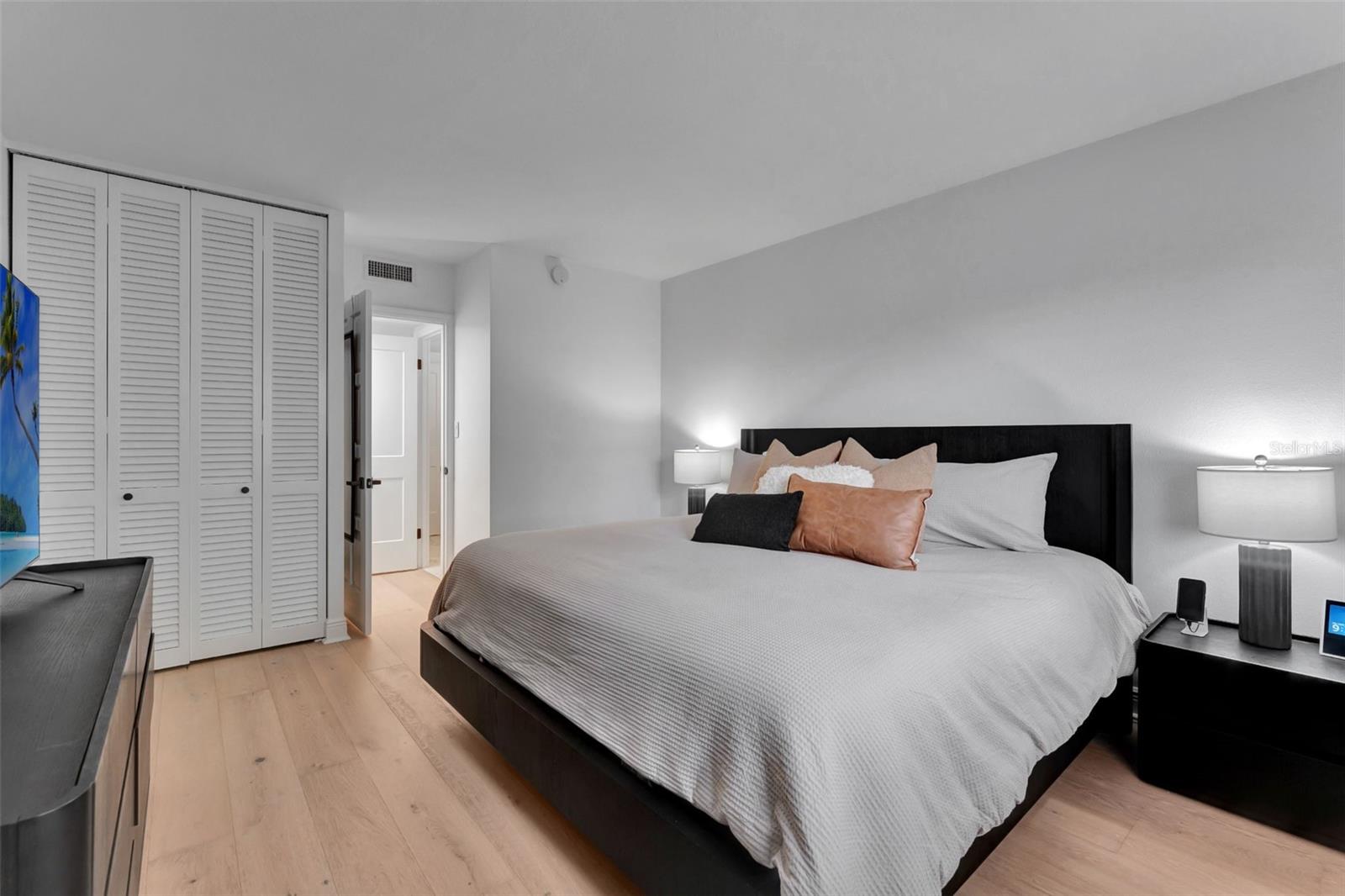 Image 20 of 38 For 100 Interlachen Avenue 410f