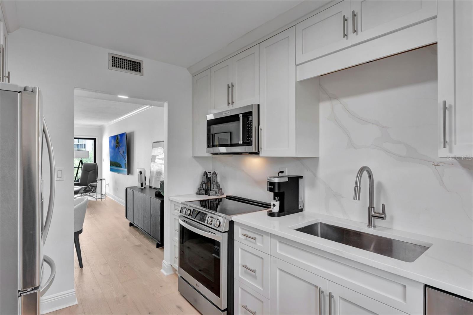 Image 3 of 38 For 100 Interlachen Avenue 410f