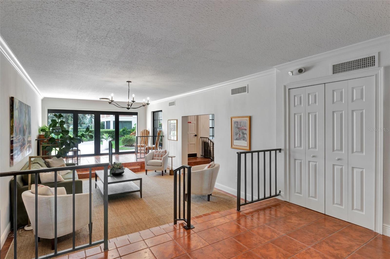 Image 32 of 38 For 100 Interlachen Avenue 410f