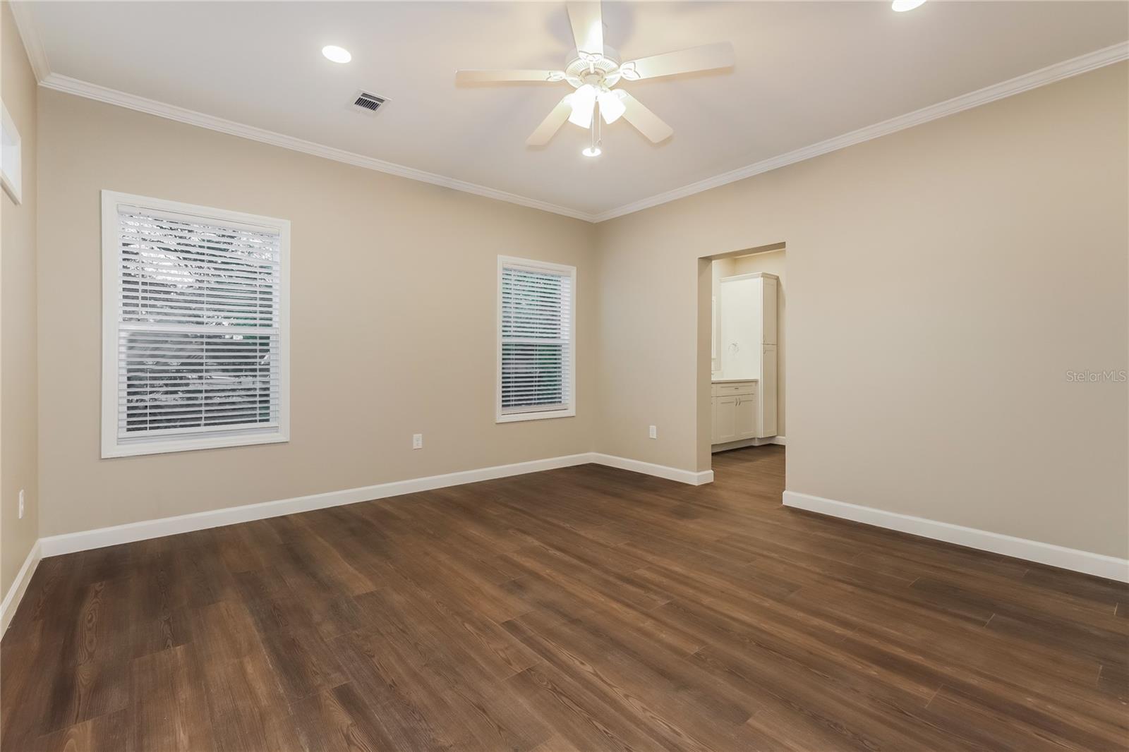 Image 10 of 16 For 920 15th Avenue S