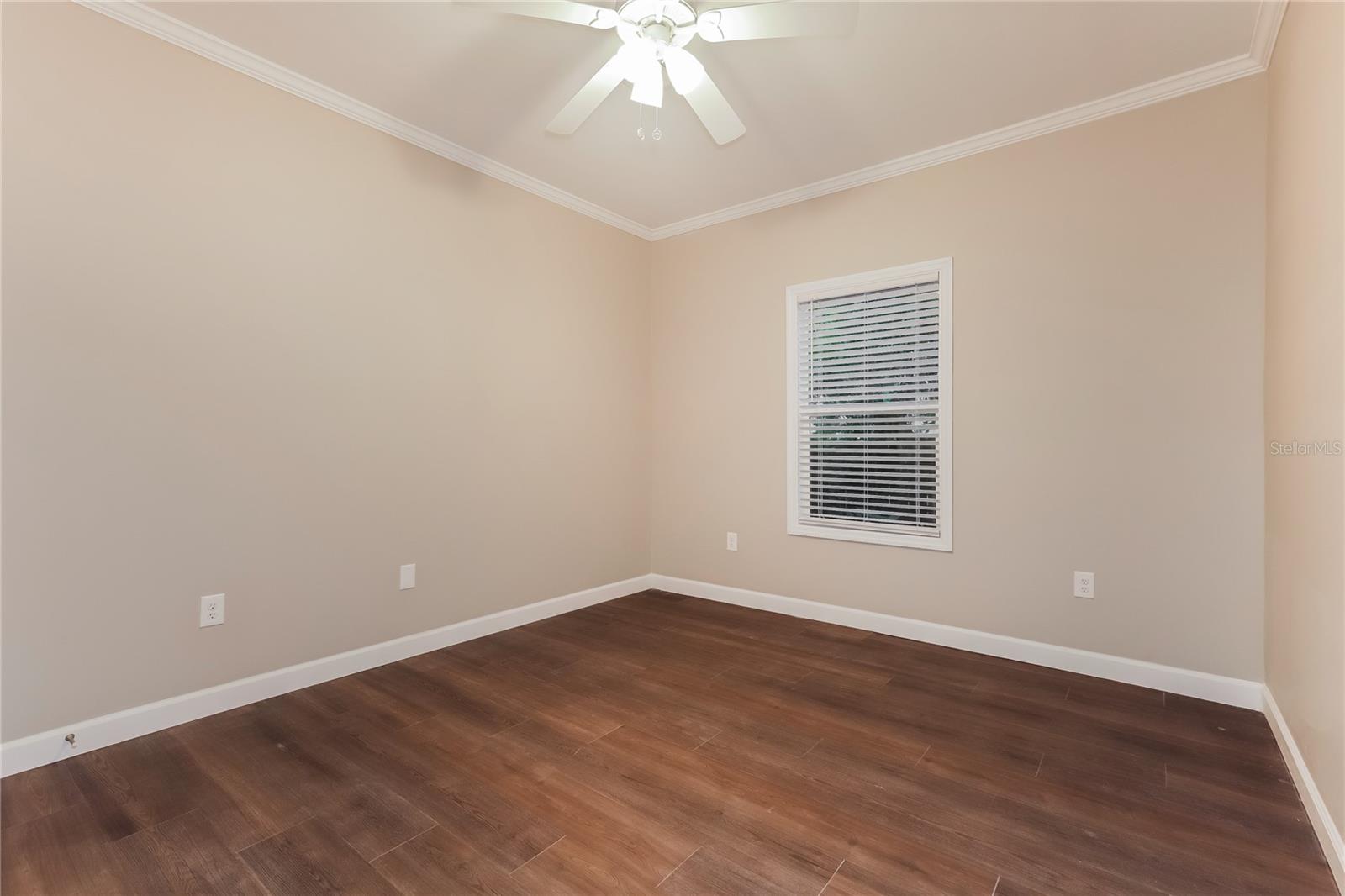 Image 13 of 16 For 920 15th Avenue S