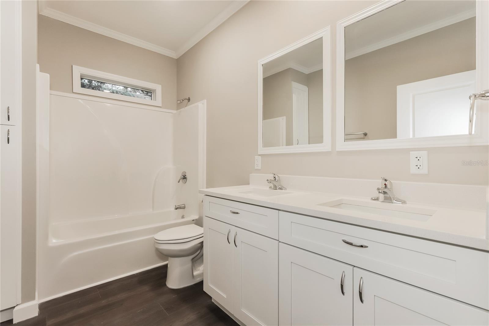 Image 15 of 16 For 920 15th Avenue S