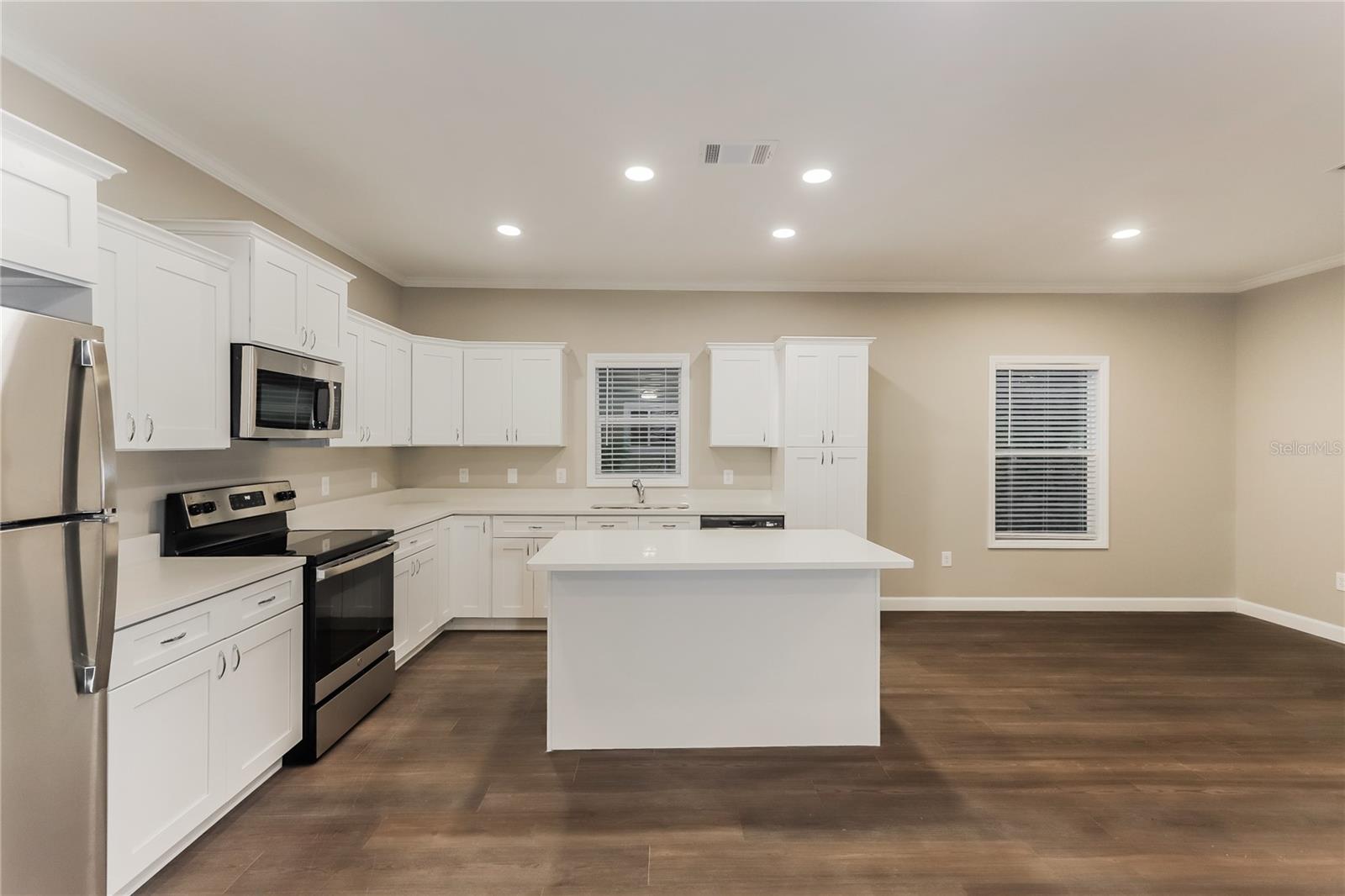 Image 6 of 16 For 920 15th Avenue S