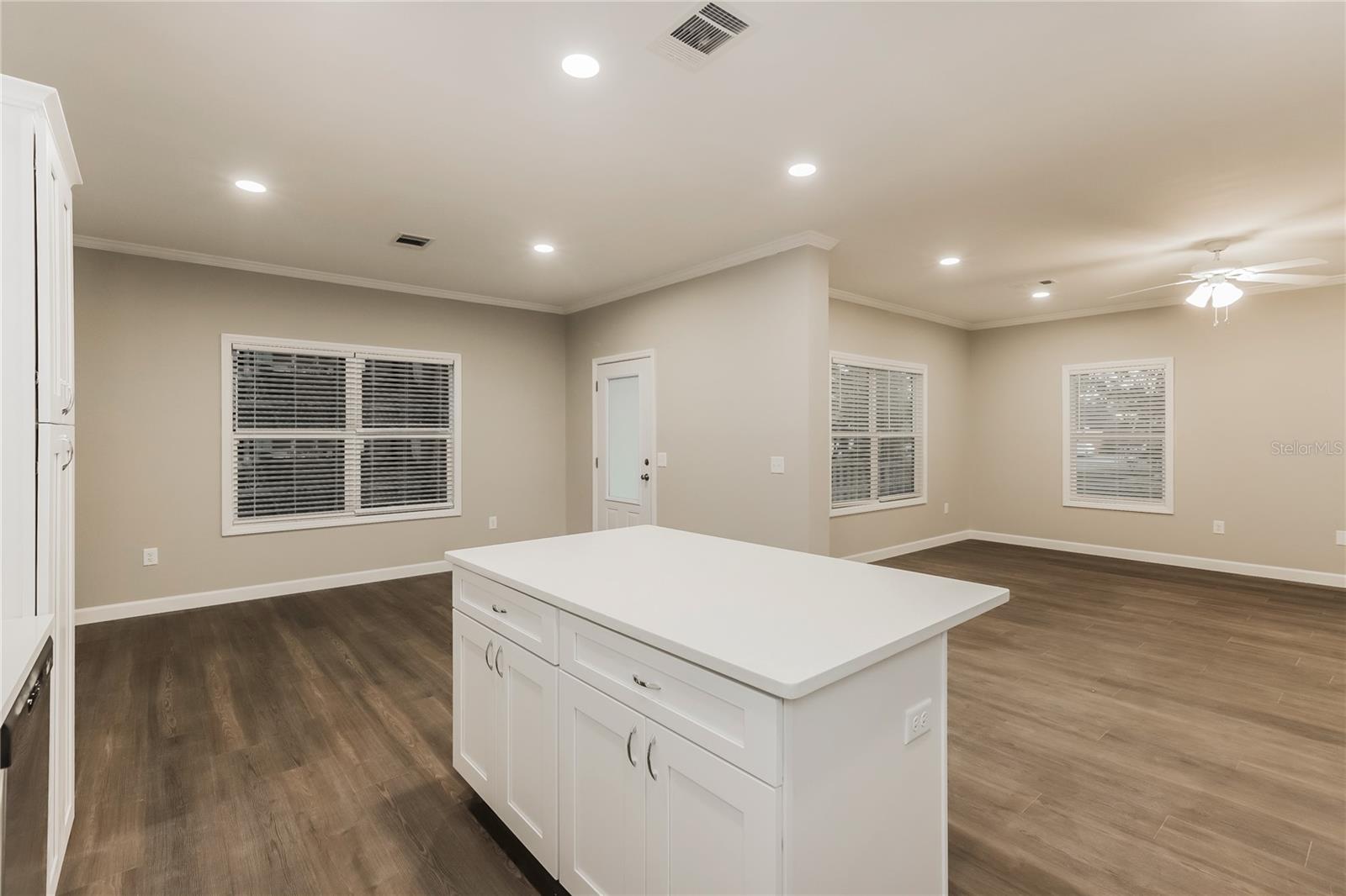 Image 7 of 16 For 920 15th Avenue S