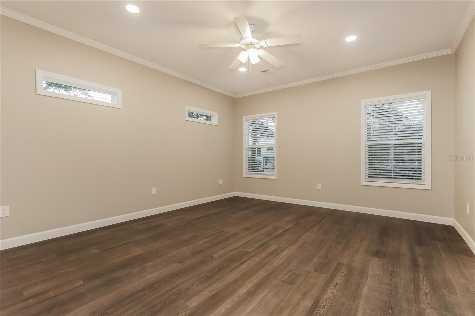Image 9 of 16 For 920 15th Avenue S