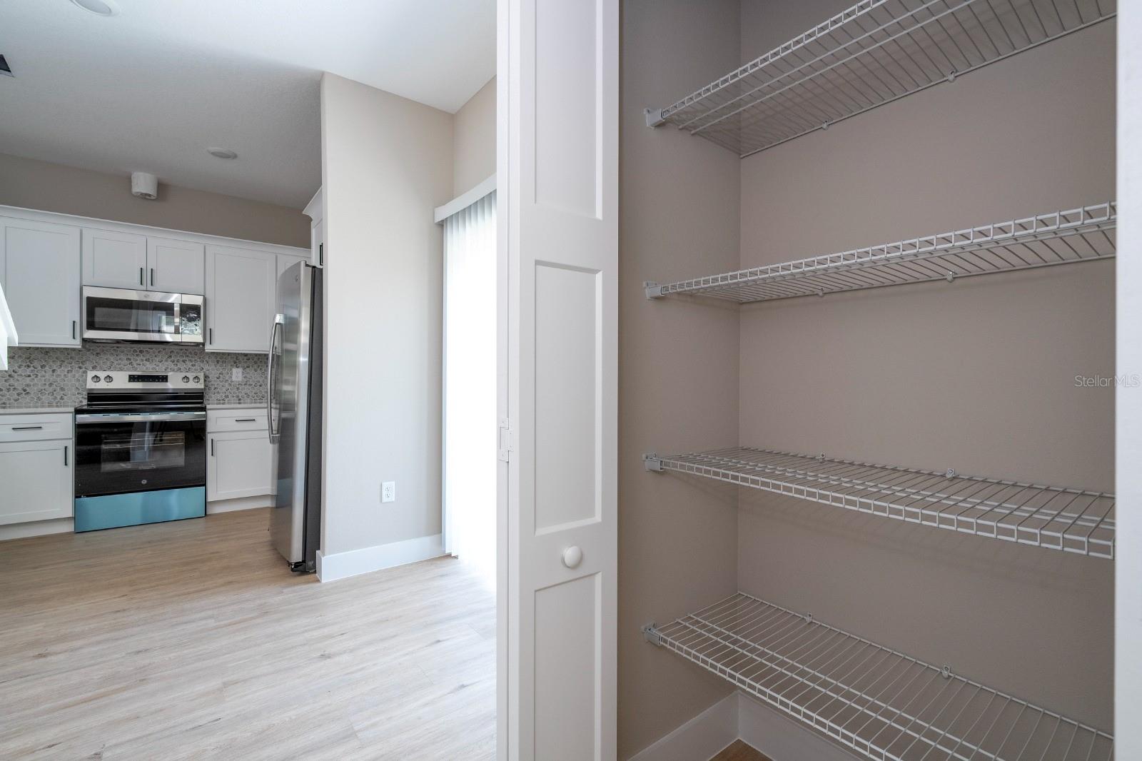 Image 10 of 23 For 2041 Warrens Avenue