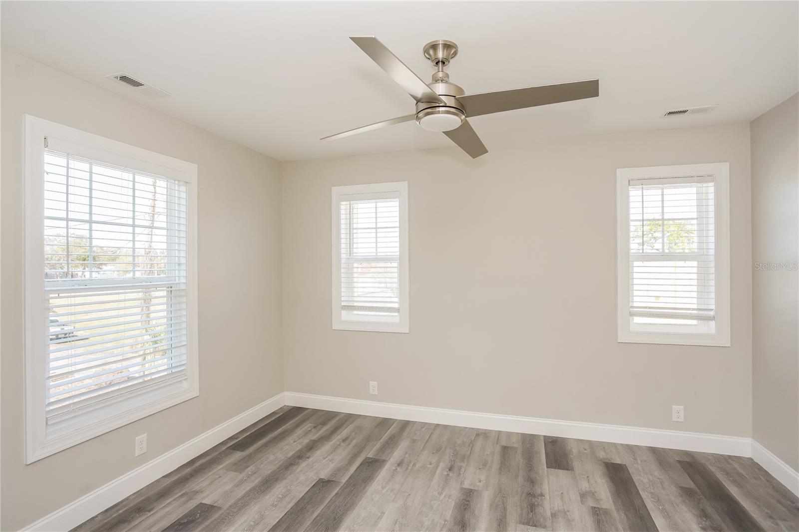 Image 5 of 17 For 3121 4th Avenue S
