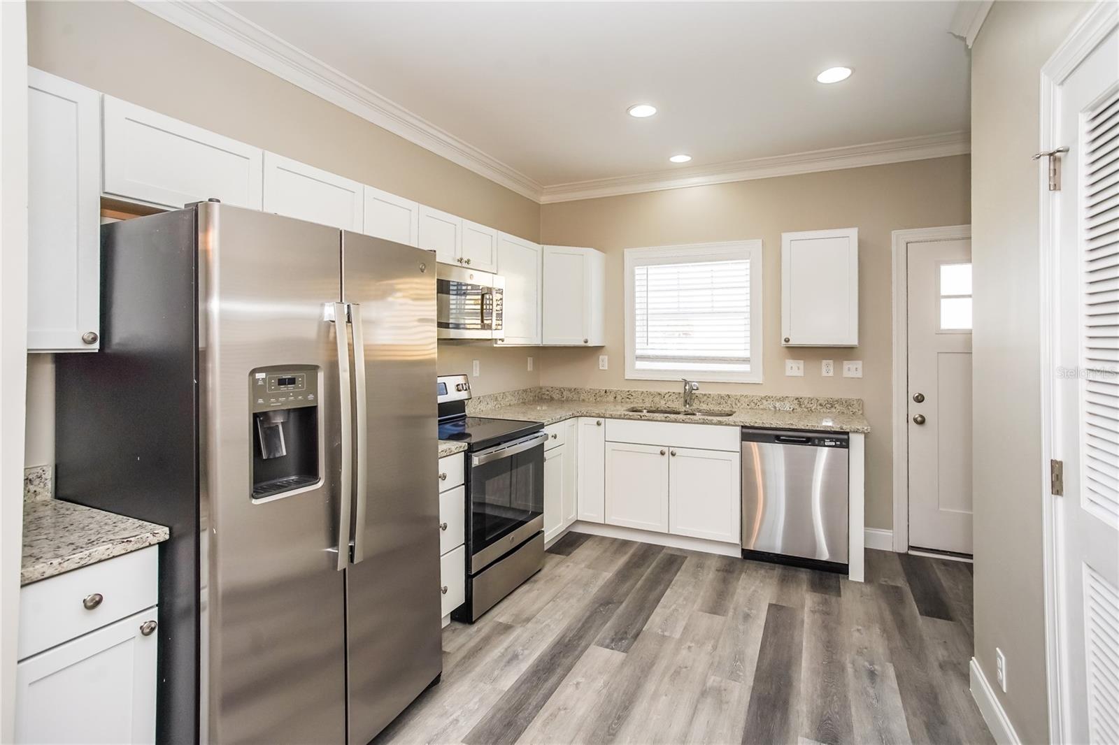 Image 9 of 17 For 3121 4th Avenue S