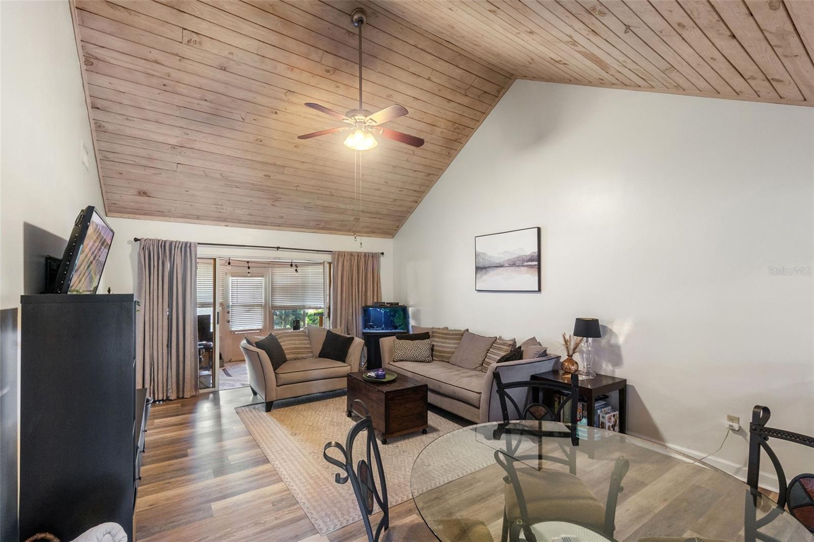 Image 4 of 21 For 1333 Villa Lane 47