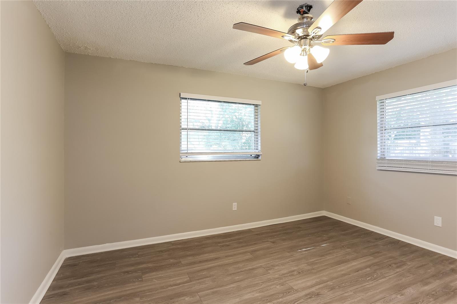 Image 13 of 16 For 2704 Woodview Court
