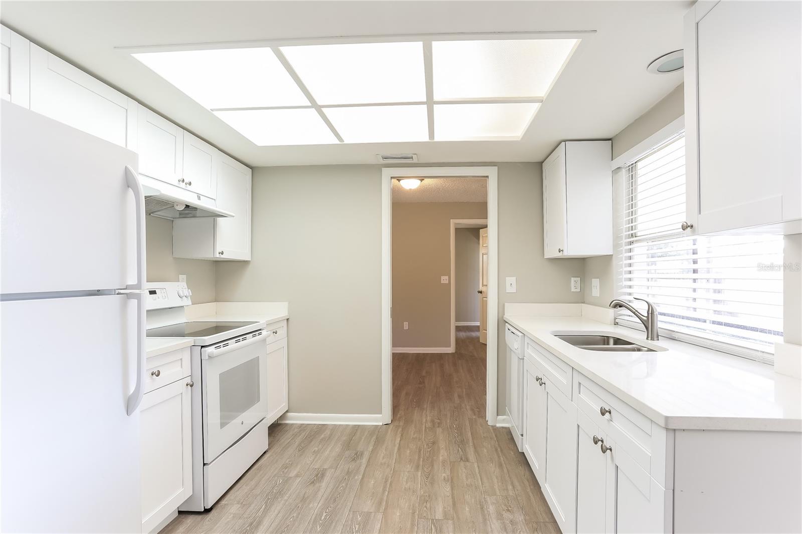 Image 5 of 16 For 2704 Woodview Court