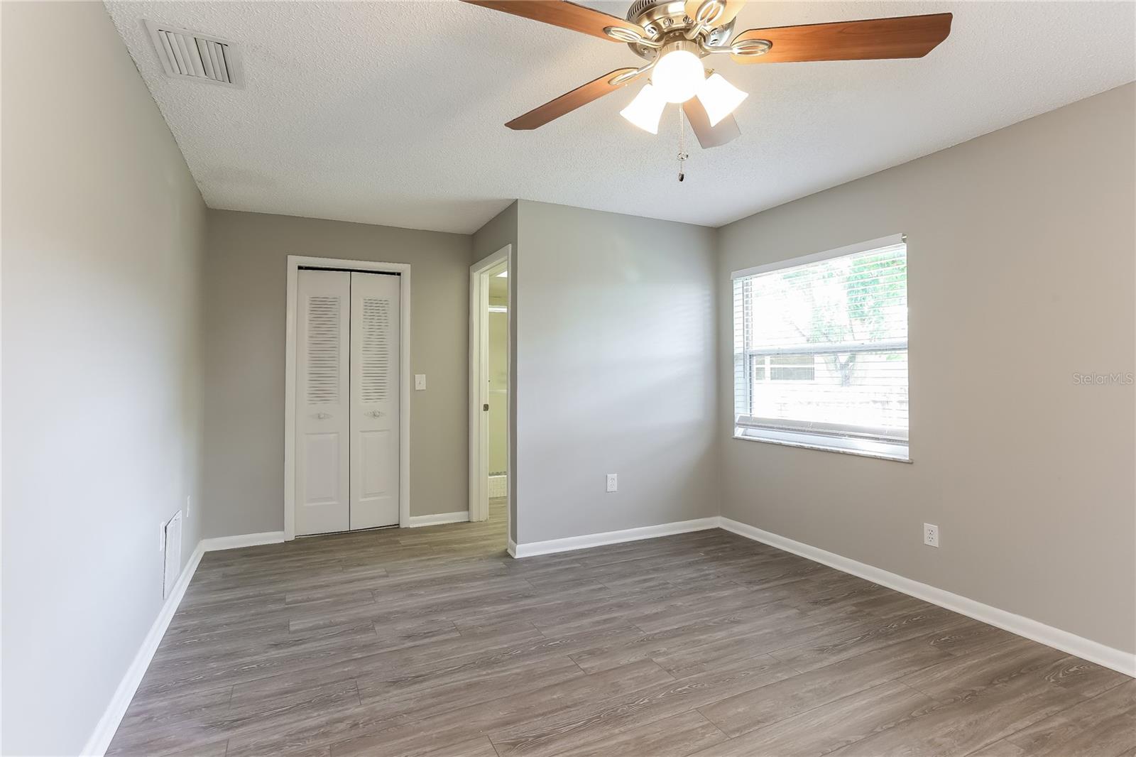 Image 8 of 16 For 2704 Woodview Court