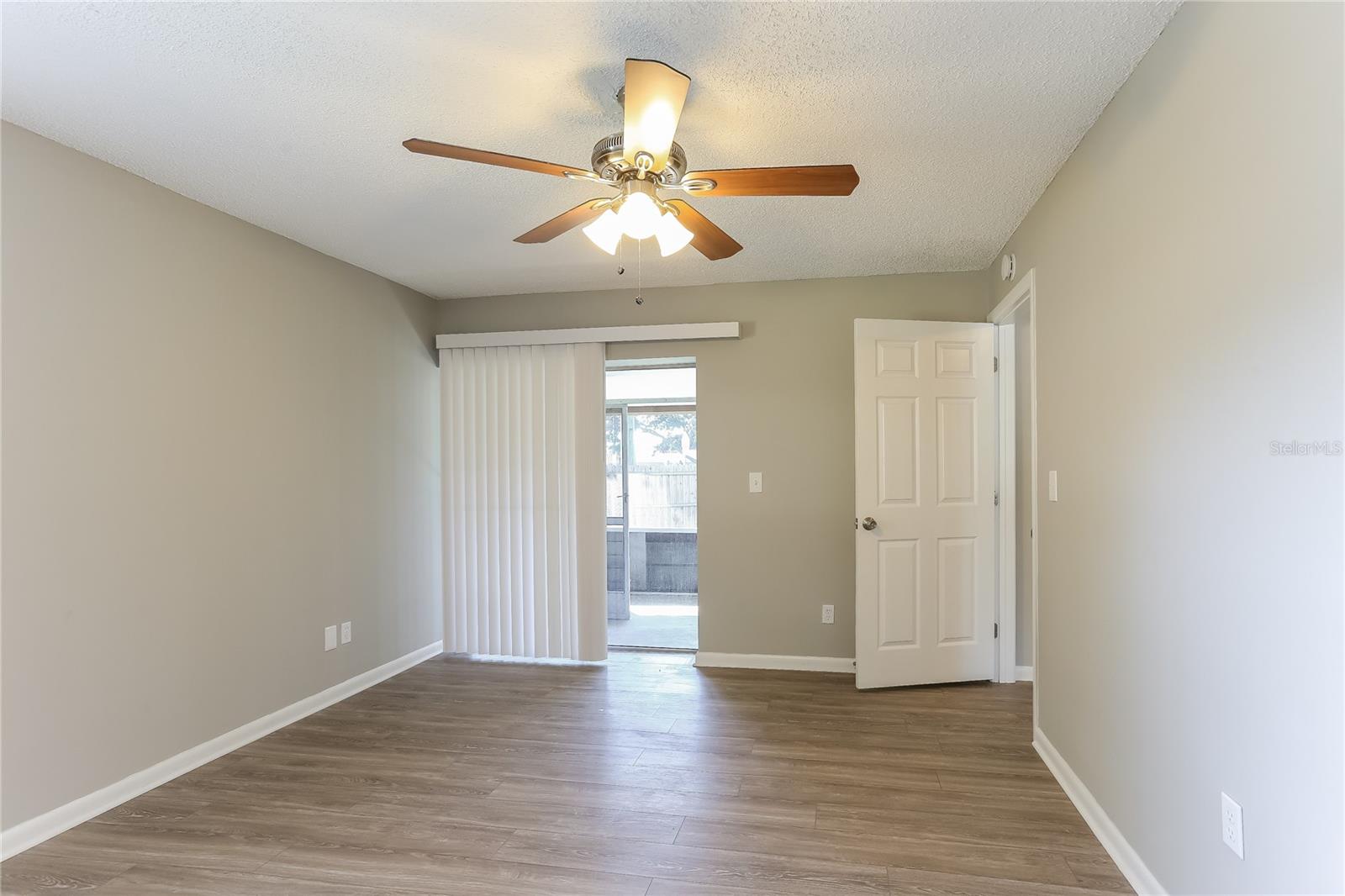 Image 9 of 16 For 2704 Woodview Court