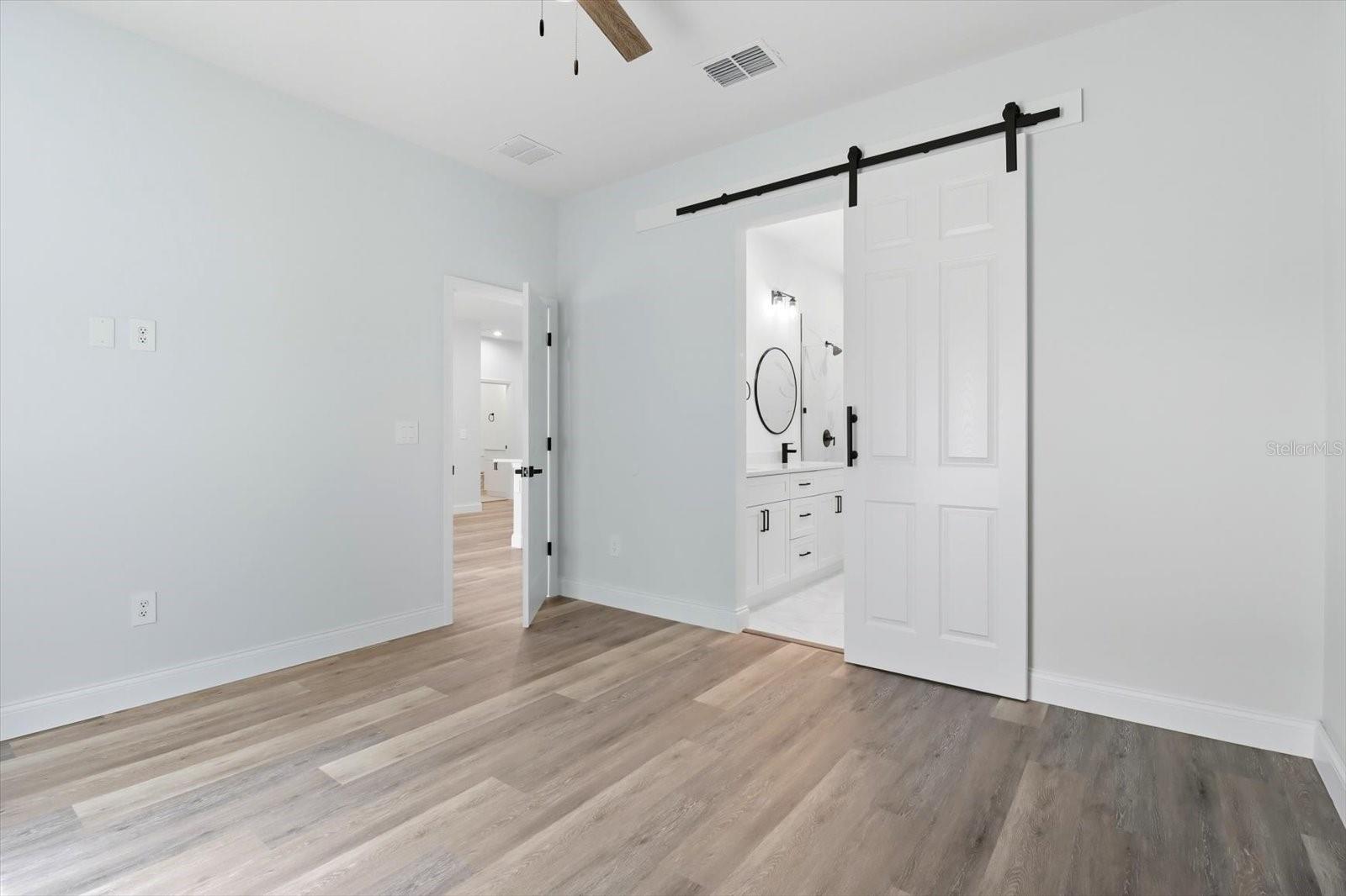Listing photo id 27 for 6730 Crimson Lane