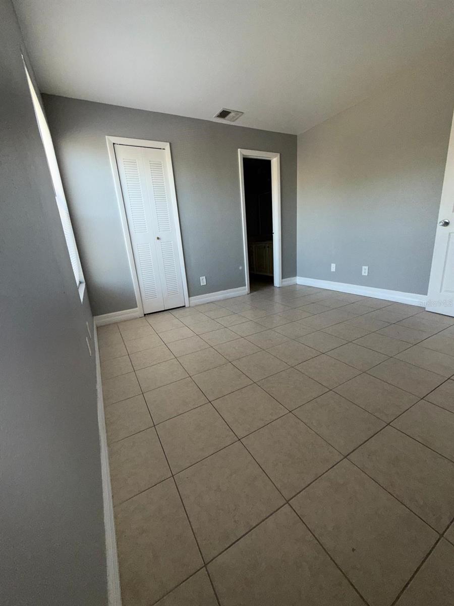 Image 11 of 19 For 4772 Walden Circle 228