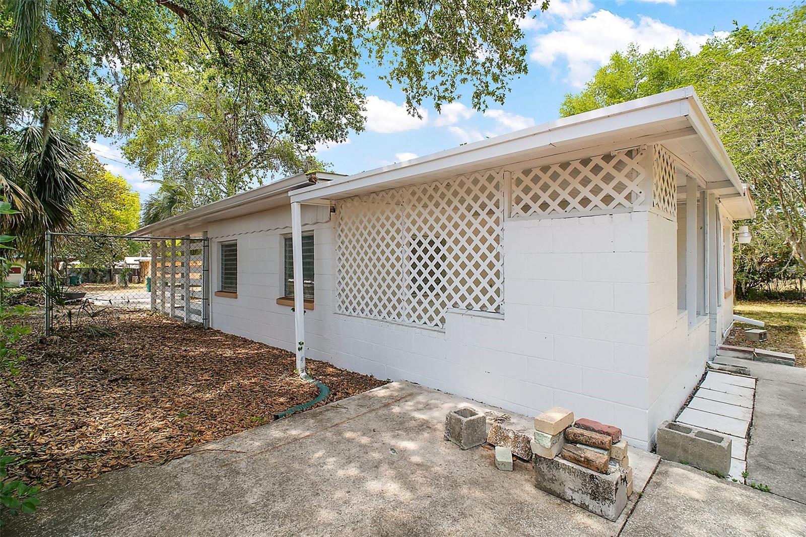 Image 30 of 34 For 819 Edgewater Drive