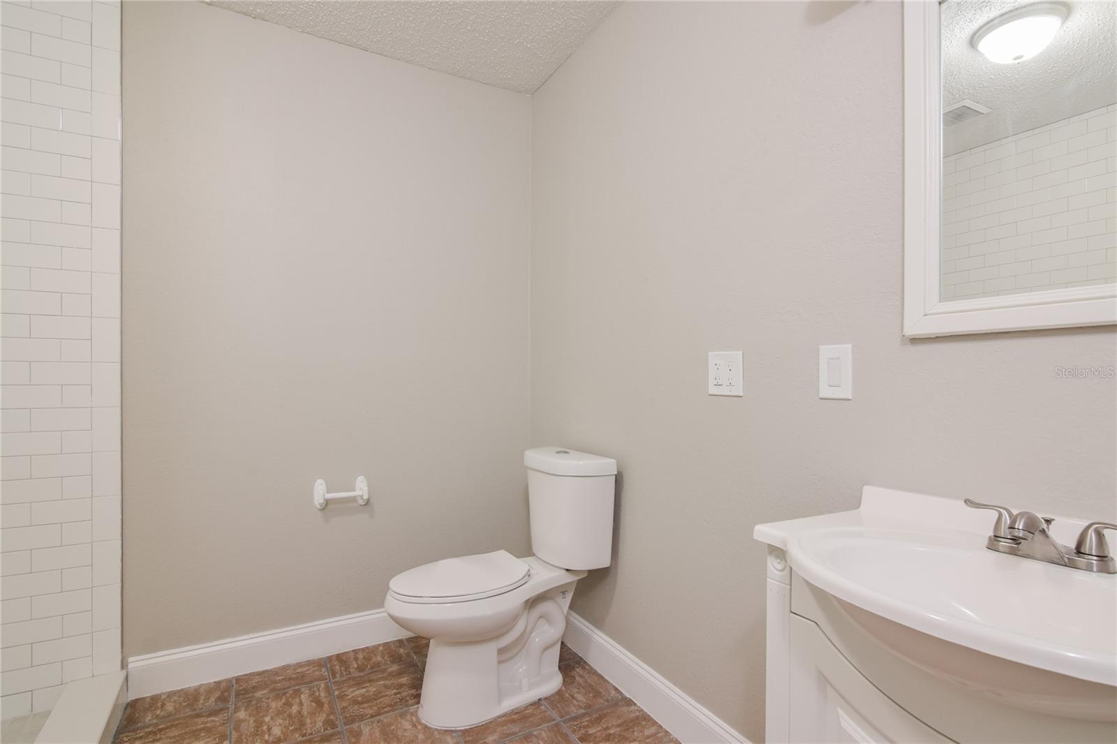 Image 14 of 16 For 706 Holly Terrace