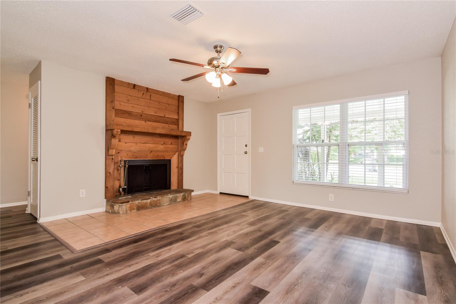 Image 4 of 16 For 706 Holly Terrace
