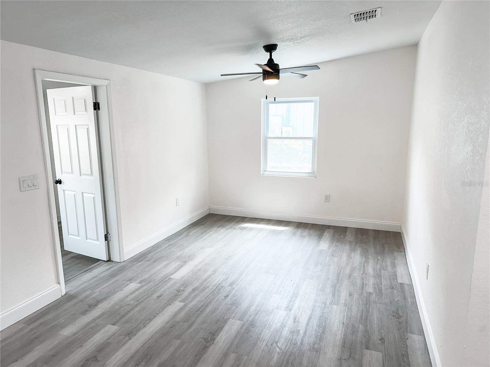 Image 11 of 57 For 110 15th Street