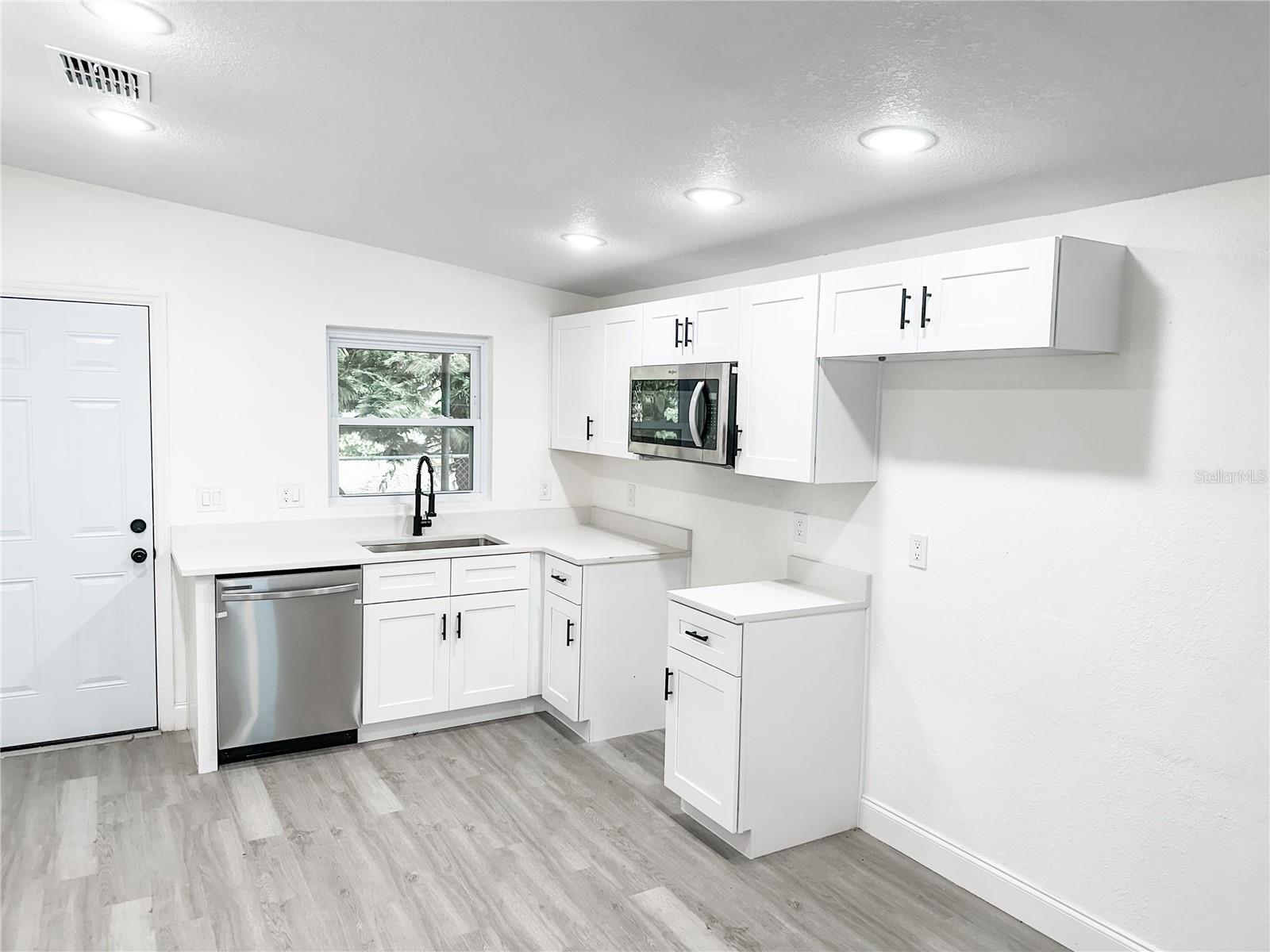 Image 7 of 57 For 110 15th Street