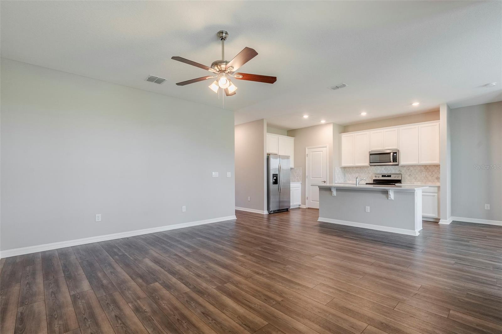 Image 8 of 34 For 507 Daylily Boulevard