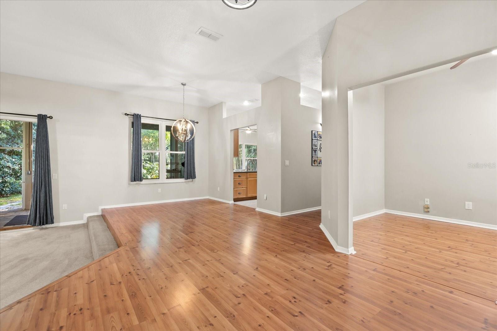 Image 8 of 44 For 14841 Faversham Circle