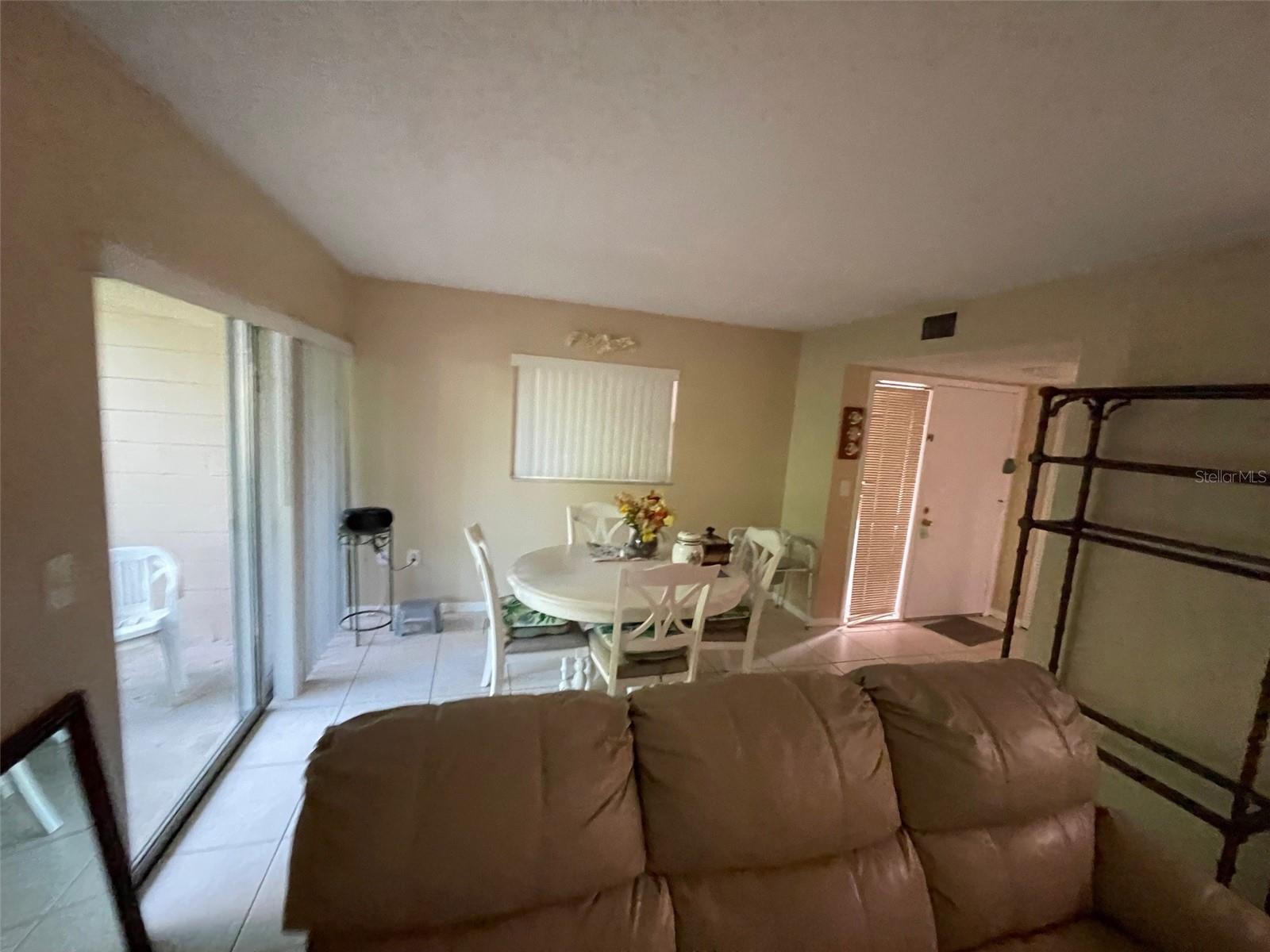 Image 5 of 12 For 170 Palmetto Woods Court 1a