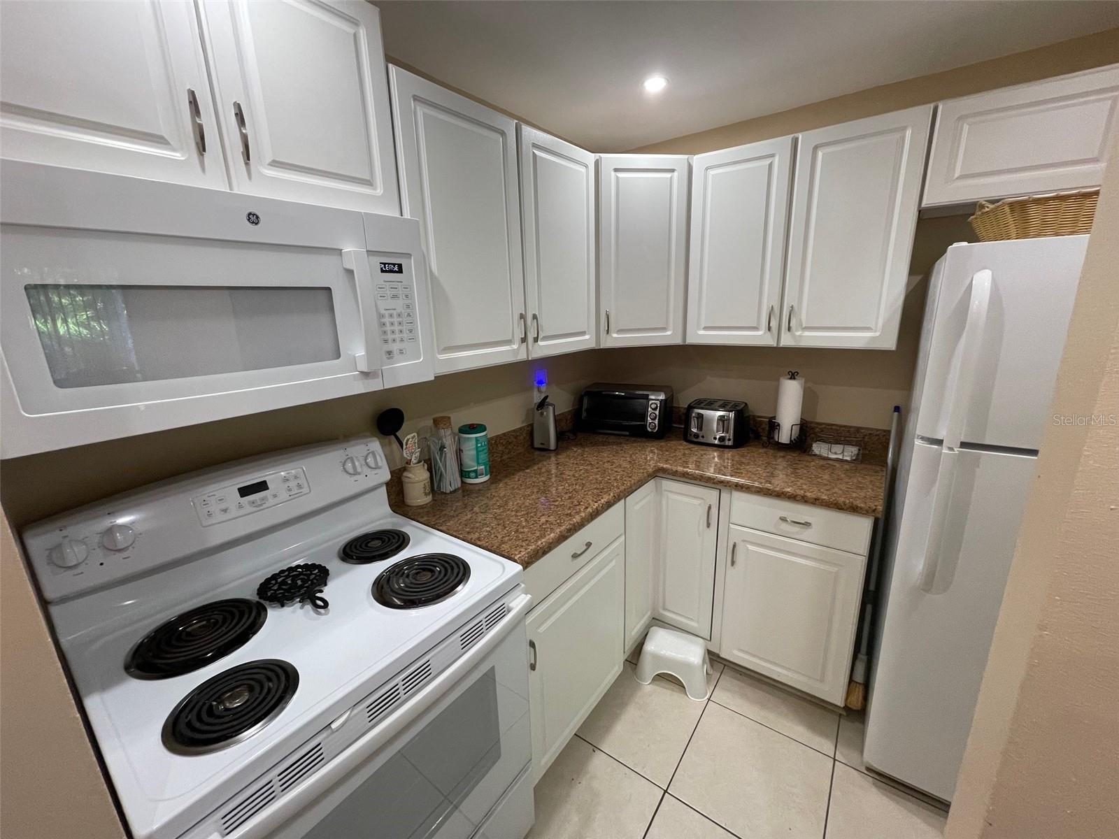 Image 6 of 12 For 170 Palmetto Woods Court 1a