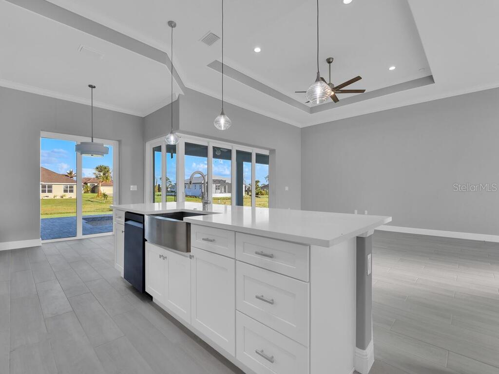 Image 10 of 30 For 223 Rotonda Boulevard S